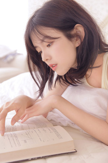 美女接吻男人